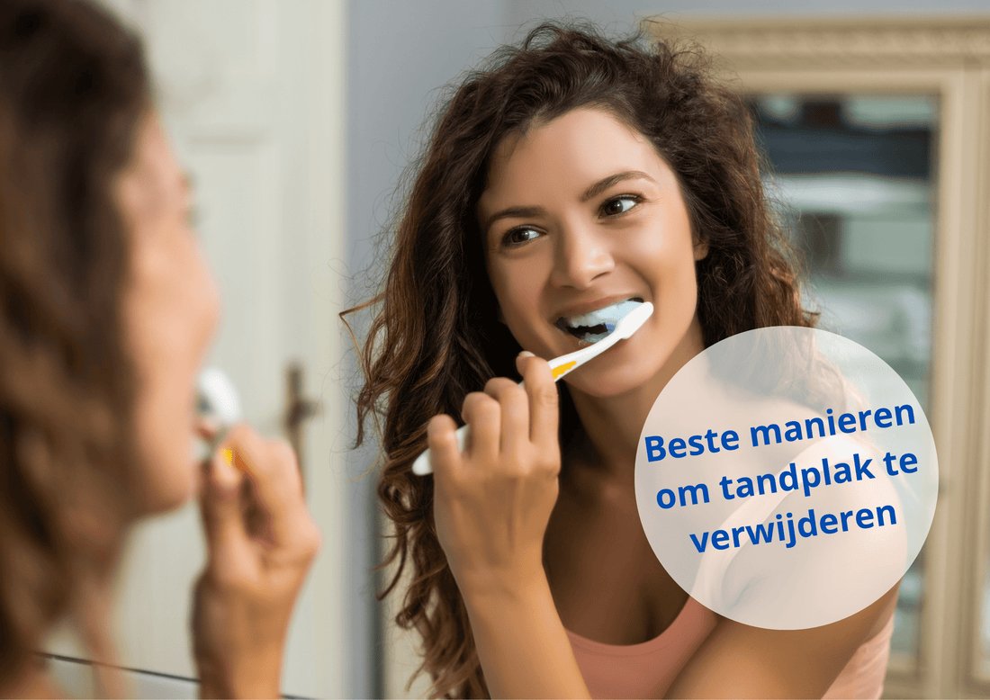 foto vrouw die haar tanden poetst